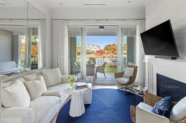 Foto del edificio - 43 Old Boathouse S Ln