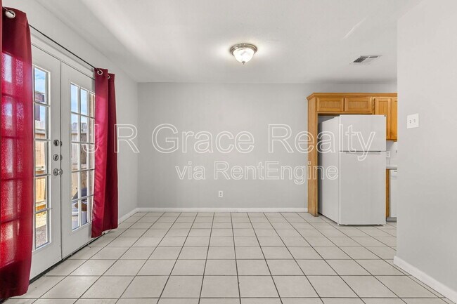 Foto del edificio - 10217 Hyacinth Ln