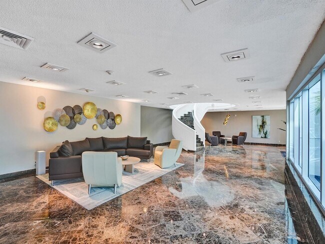 Foto del edificio - 1360 S Ocean Blvd