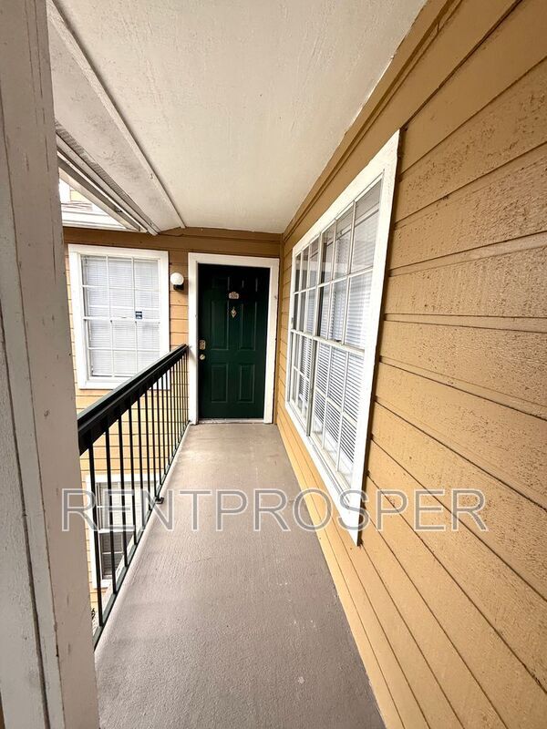 Foto del edificio - 5587 Devonbriar Way