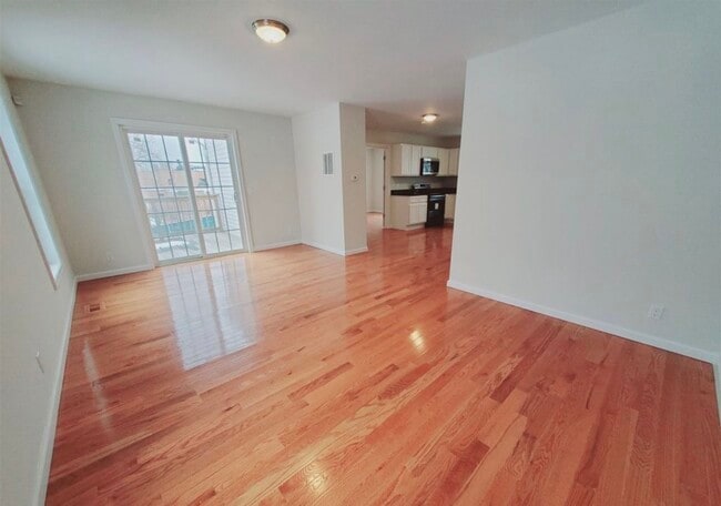 Building Photo - 840 Seaview Ave