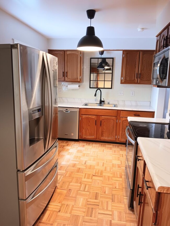 Building Photo - 3 Bedroom single family home in South Hills