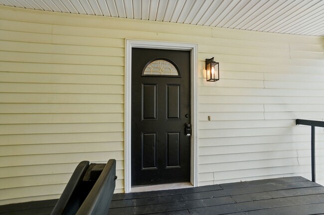 Building Photo - Renovated Gem in Gastonia with Walkout Bas...