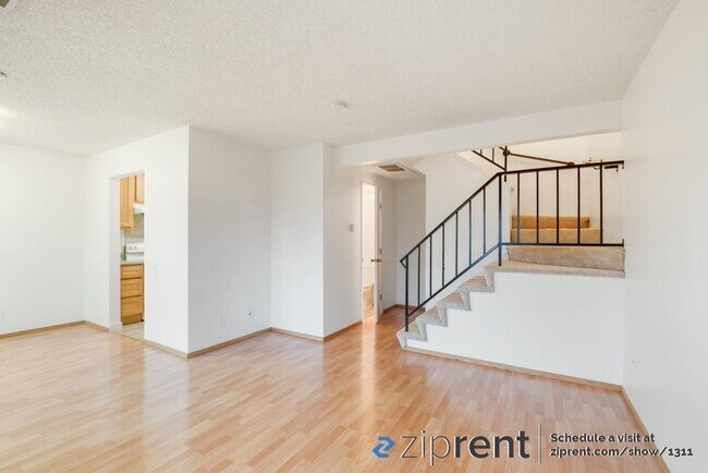 Building Photo - 4902 Lowry Rd
