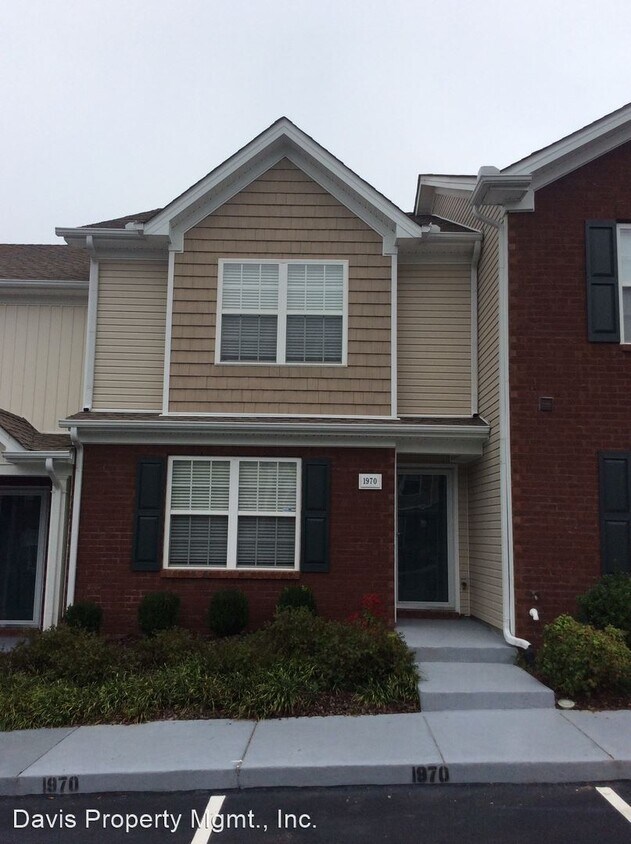 2 br, 2.5 bath House 1970 Shaylin Loop House Rental in Antioch, TN