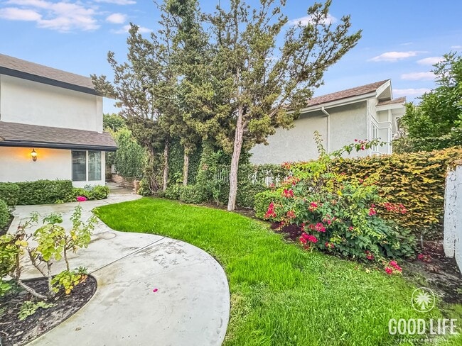 Building Photo - Stunning 5Bd/3.5Ba Home in Laguna Hills with a Pool and Elevator!