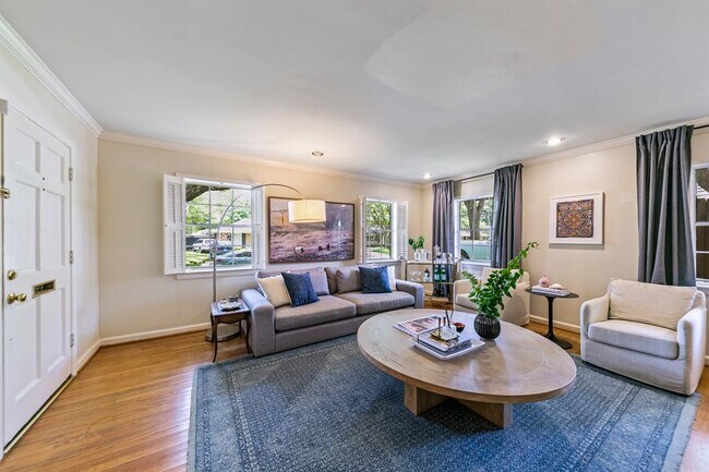 Foto del edificio - 4519 Oakshire Dr