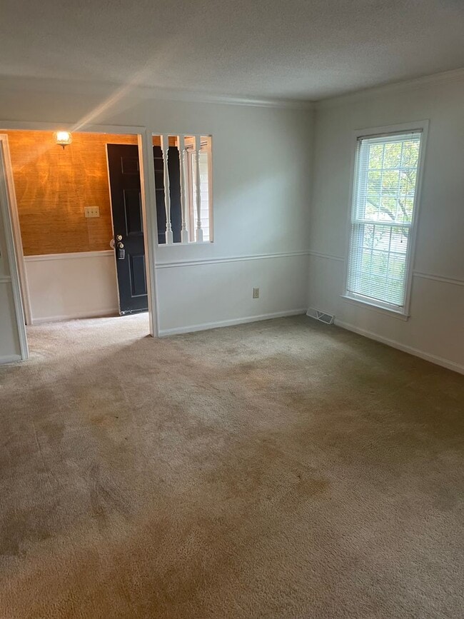 Building Photo - 3 Bedroom, 2 Bathroom house