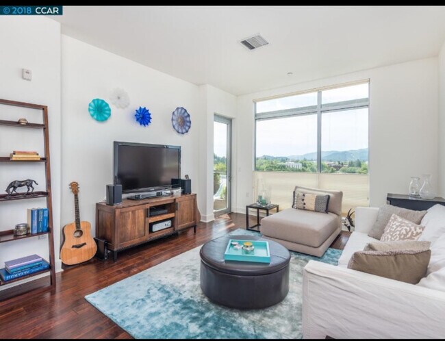 Building Photo - 555 Ygnacio Valley Rd