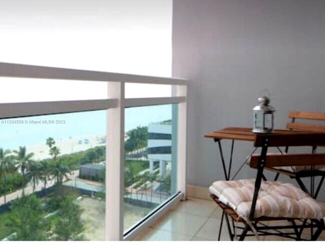 Foto del edificio - 6917 Collins Ave