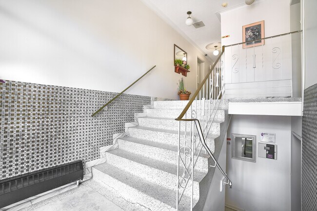 Photo du bâtiment - 1125 Rue Galt