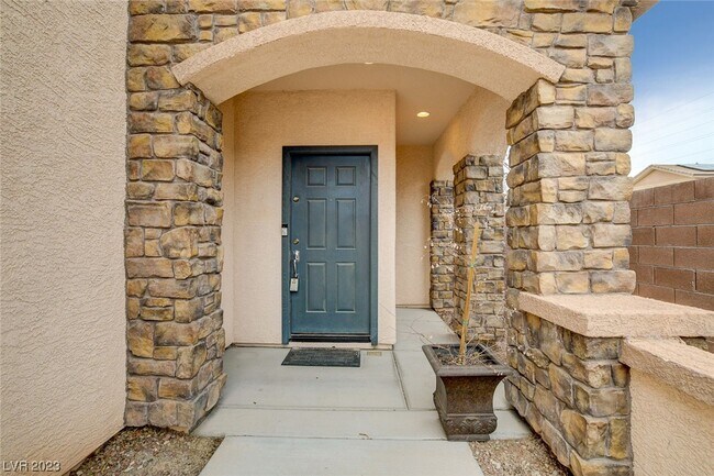 Building Photo - 10724 Khalua Ave
