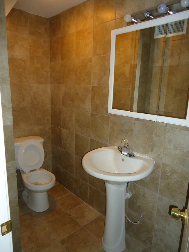 Foto del edificio - 8029 Erdrick St