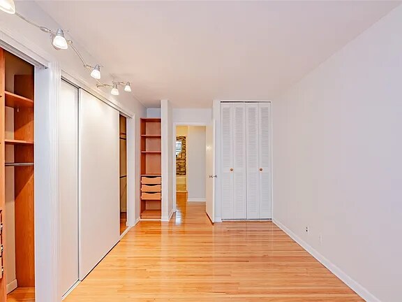 Foto del edificio - 2456 East Ave