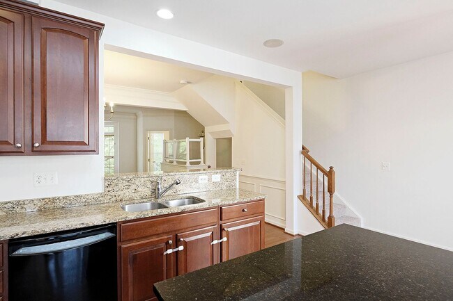 Foto del edificio - Pet-Friendly Cherry Hill Townhome