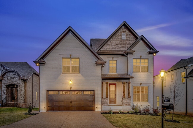 Building Photo - 122 Shady Hollow Dr