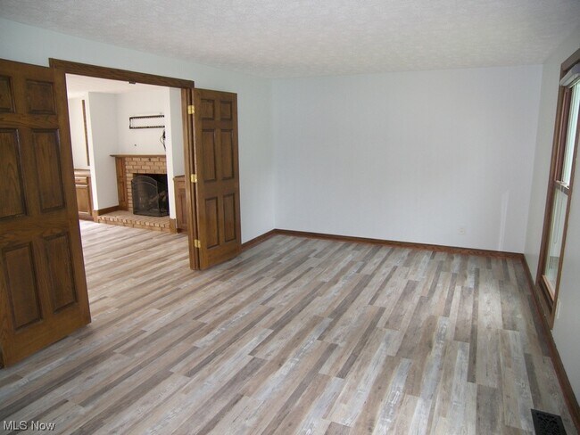 Building Photo - 32156 S Roundhead Dr