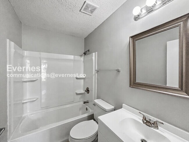 Foto del edificio - Limited Time Special / 3 Bed/2 Bath Home with Garage / Pet-Friendly / Coming Soon!