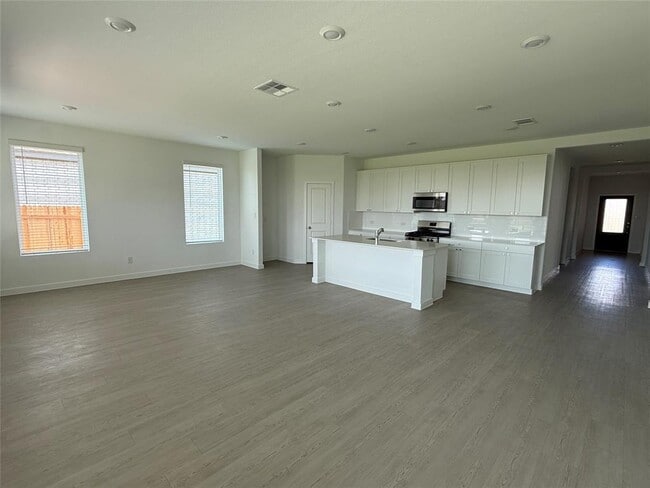 Building Photo - 241 Seabreeze St