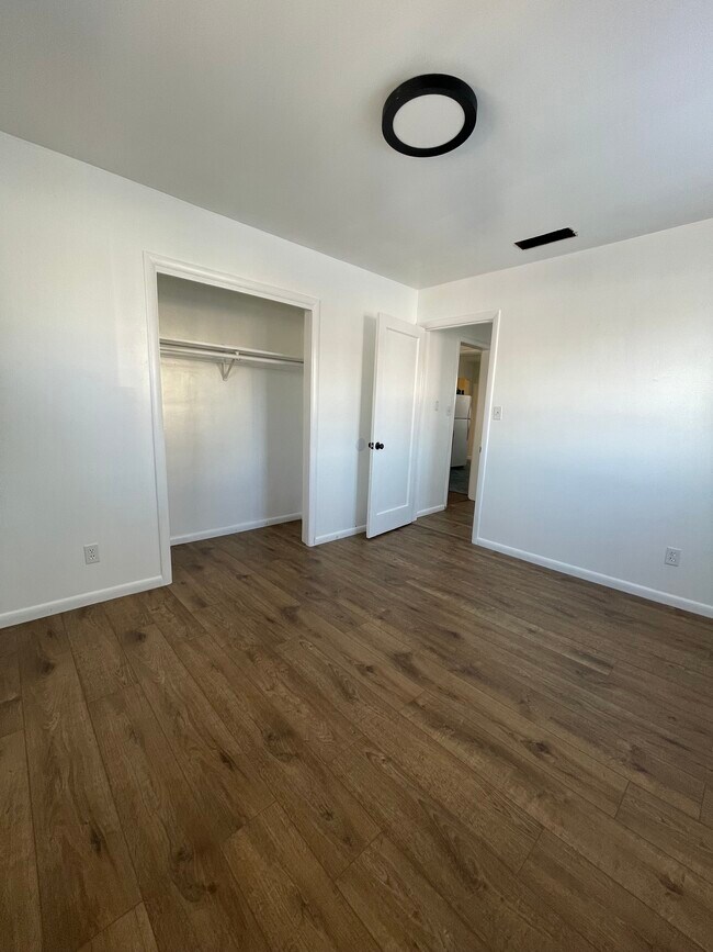 Habitación #2 - 933 Fremont Ave S