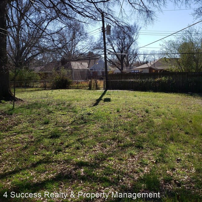 Building Photo - 3 br, 1.5 bath House - 2853 Capri