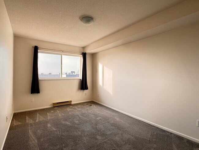 Building Photo - 4675 Ontario Ave