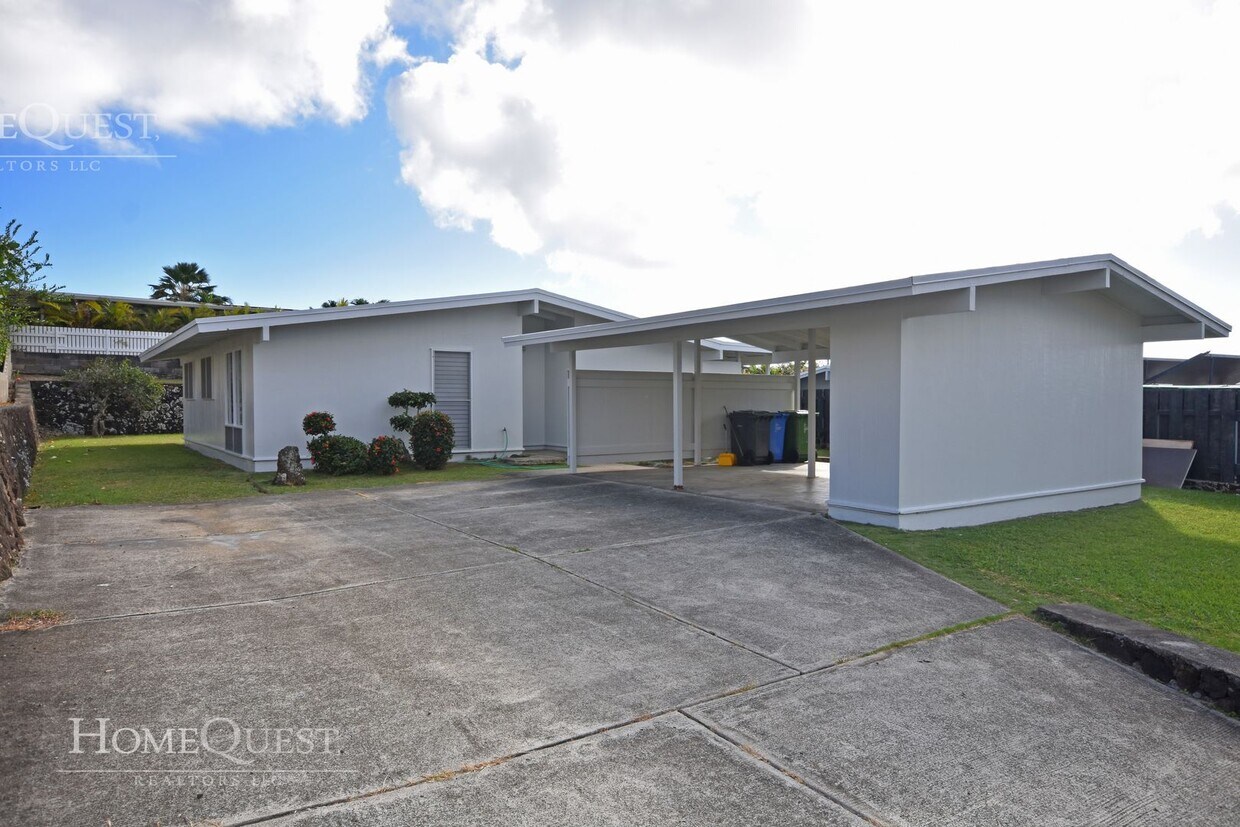 Foto principal - 3/2 in Kokohead Terrace, Hawaii Kai - $3500