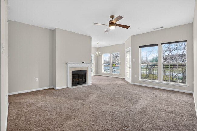 Foto del edificio - 4138 Fountainside Ln