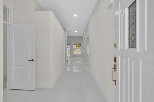 Building Photo - 36 Monterey Pointe Dr
