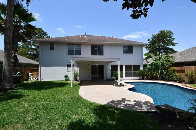 Building Photo - 22510 Holly Lake Dr