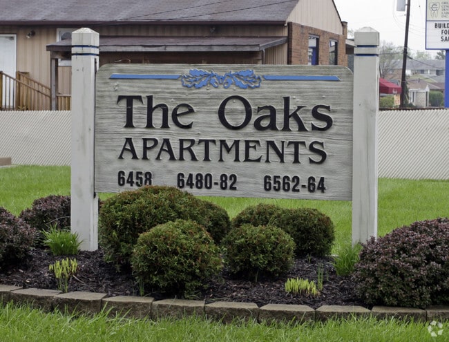 Signage - Oaks Apartments