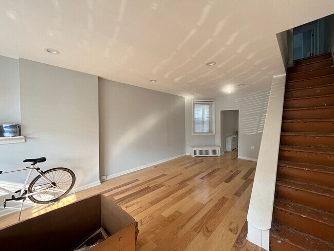 Foto del edificio - Newly Renovated Bright and Modern 3 bedroo...