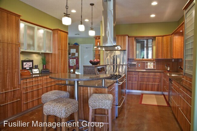 Building Photo - 3 br, 2.5 bath House - 2017 Anderson Place