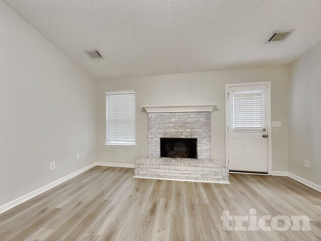 Foto del edificio - 1528 Cardinal Ln