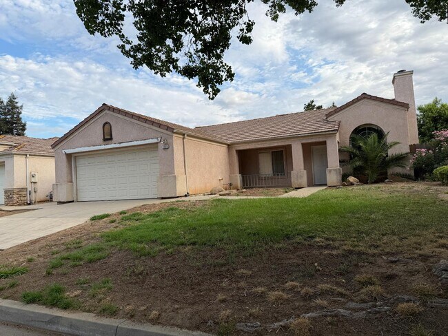 Foto del edificio - 2350 E Fallbrook Ave