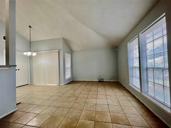 Building Photo - 5127 Beaver Hollow Dr
