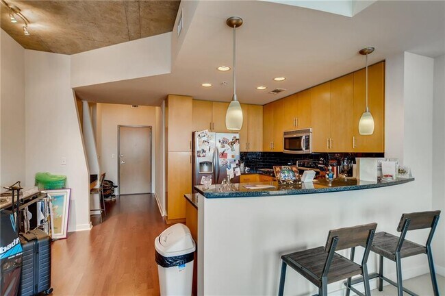 Building Photo - 360 Nueces St