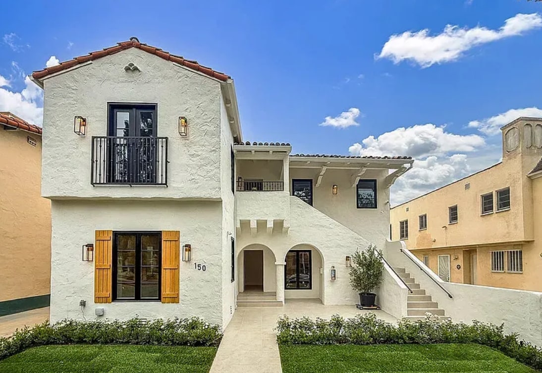 Foto principal - 150 N Arnaz Dr