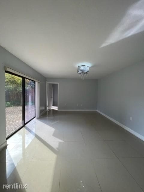 Foto del edificio - 3 br, 2.5 bath House - 4101 Wimbledon Dr