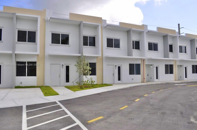 Building Photo - 24600 SW 129th Path