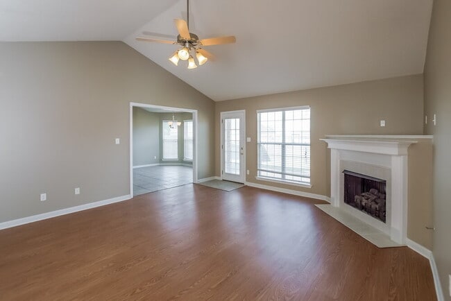 Building Photo - 6379 Sandbourne E