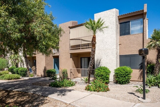 Building Photo - COMING SOON! Spacious 1 Bed 1 Bath Condo i...