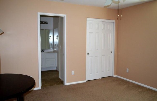 Building Photo - 257 Overleaf Way