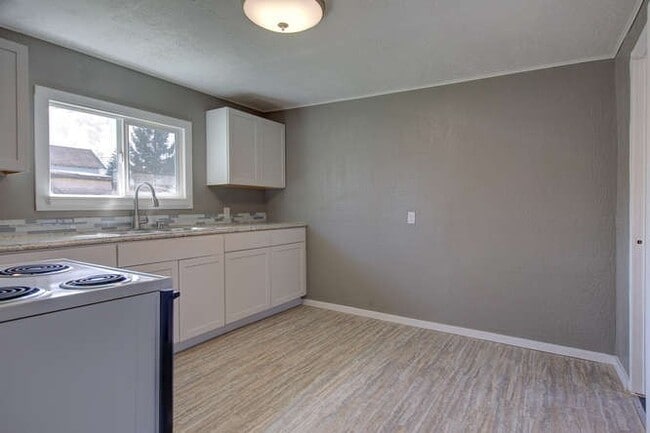 Foto del edificio - 1339 NE Logan St