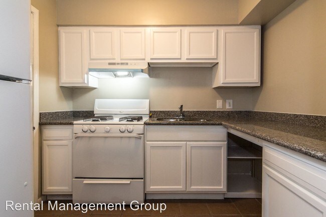 Building Photo - 1133 N Durham Dr