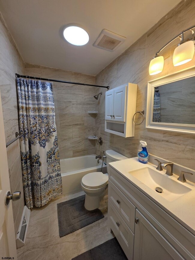 Building Photo - 22 Oyster Bay