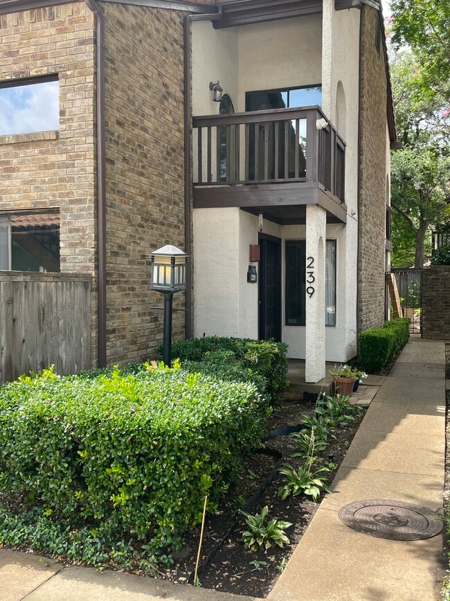 Photo - 18040 Midway Rd Apartment
