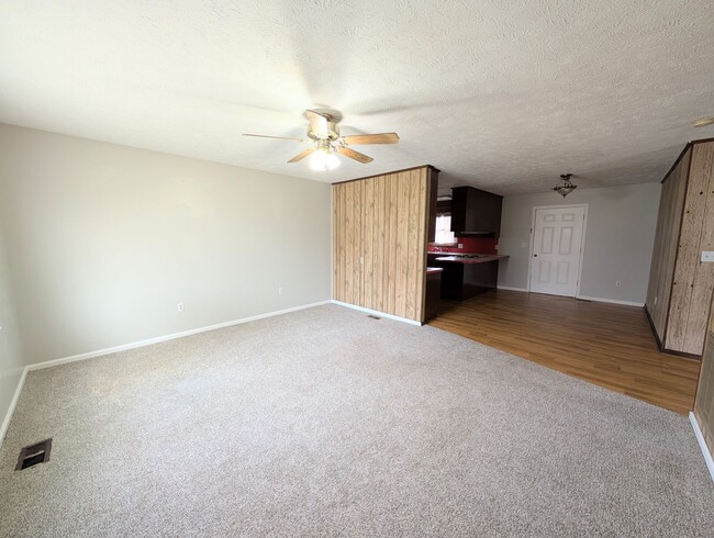 Building Photo - 6003 Sunrise Dr