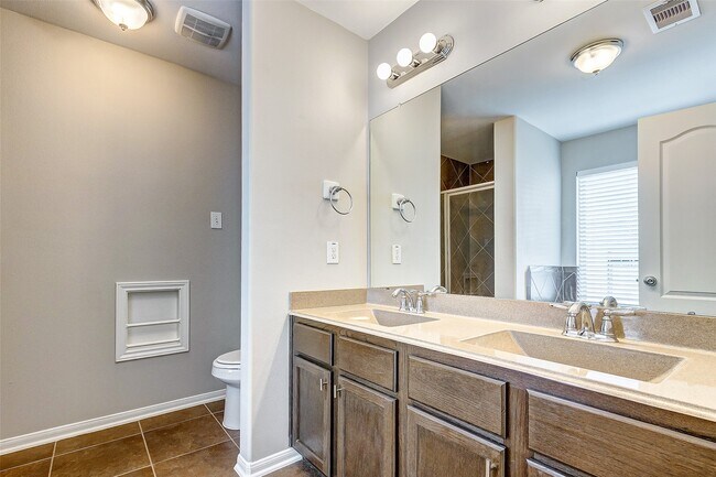 Foto del edificio - 12943 Pecan Shores Dr