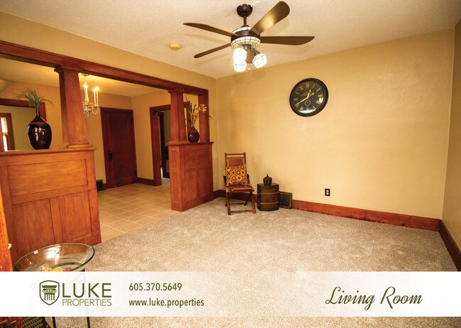 Building Photo - Rental home with historic charm!